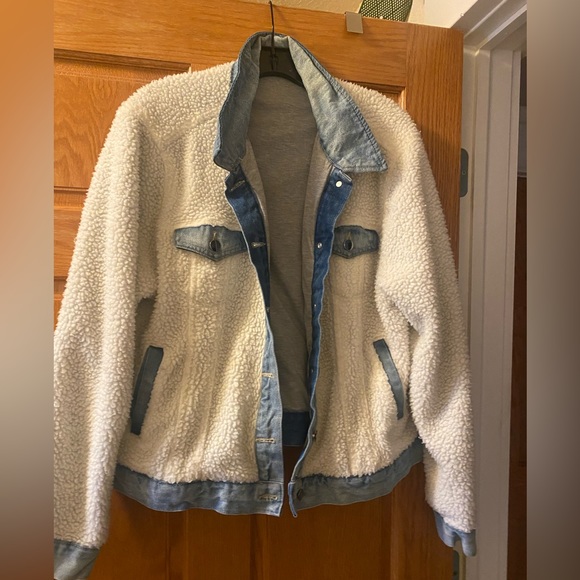 Women’s Sherpa/Jean Jacket - Picture 1 of 4